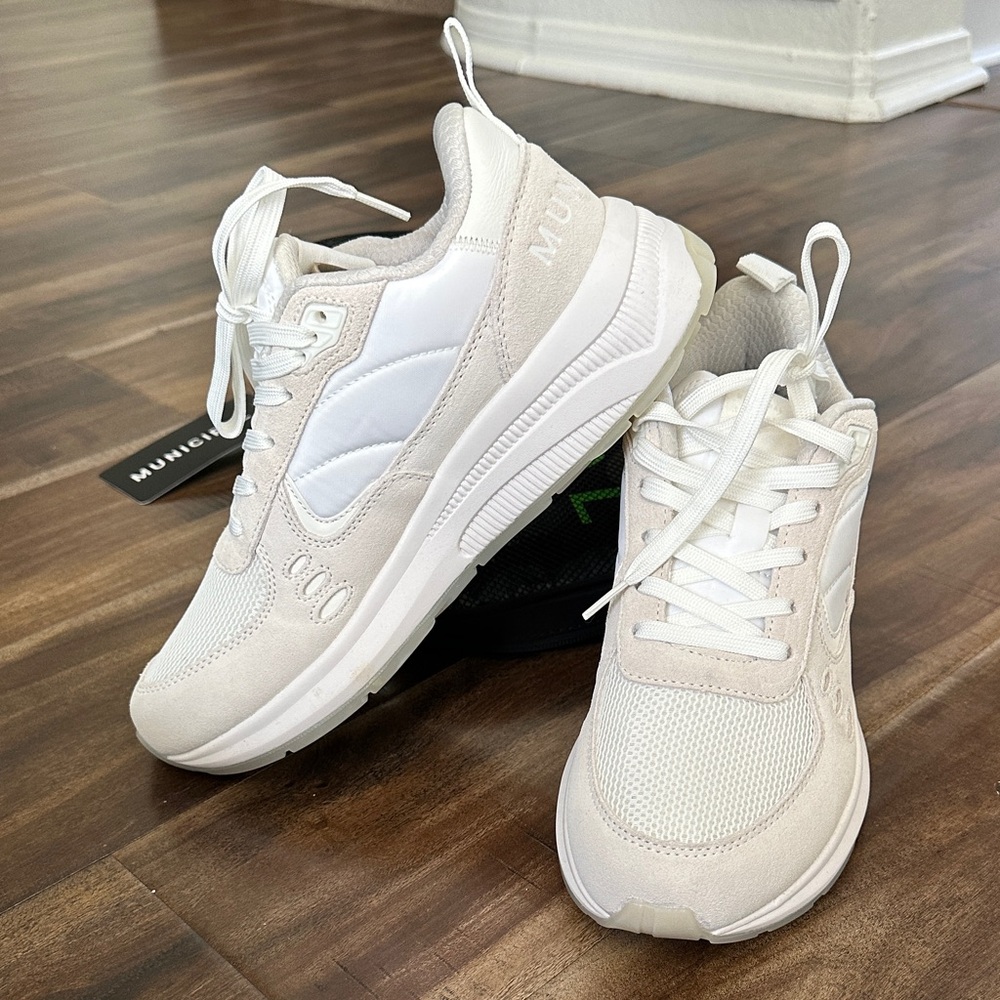 NWT MUNICIPAL Origin M Float White/White Sneakers - Women’s 9/9.5